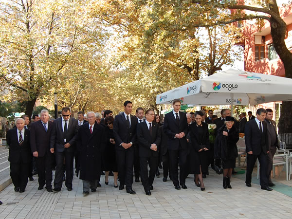 Description : ALBANIA: SVOLTI I SOLENNI FUNERALI DEL RE LEKA ZOGU I